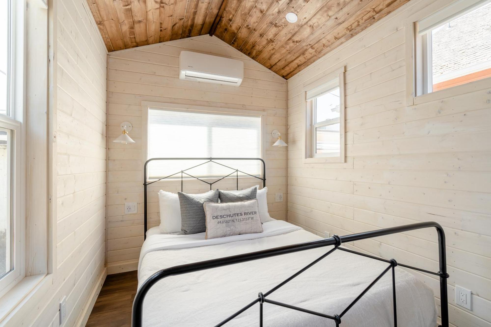 Holiday home - The Tiny On Alberta